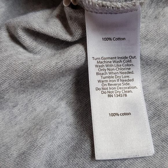 Vineyard Vines- Graphic Tee - Picture 6 of 7